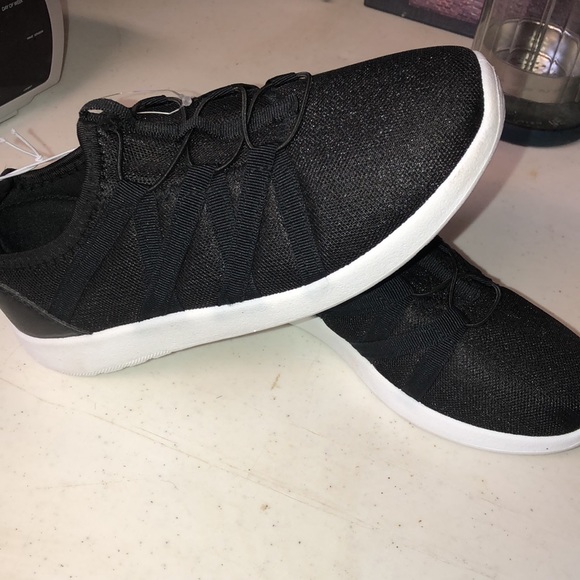 Ladies zone problem slip on black sneakers sz6 new - Picture 2 of 6